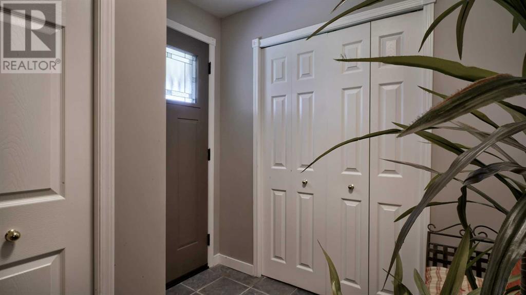 Single Family House for Sale in  Douglas Ridge Place SE Douglasdale/Glen Calgary 
