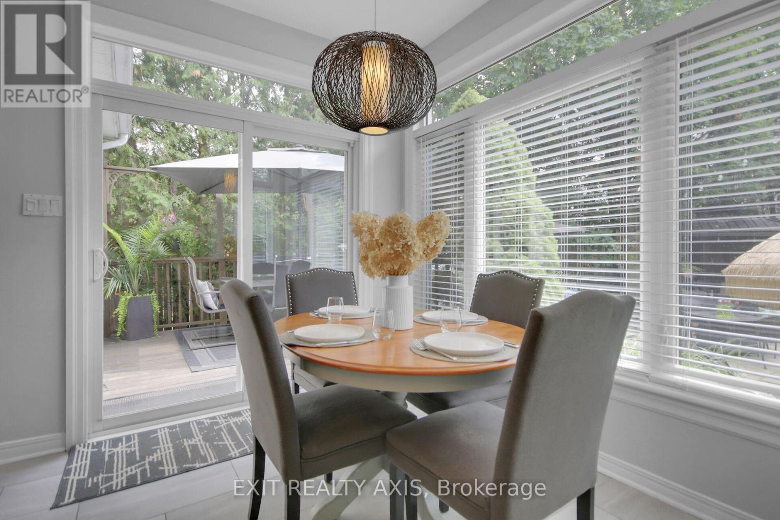 Photo 15 of 155 Longshire Circle, Ottawa ON