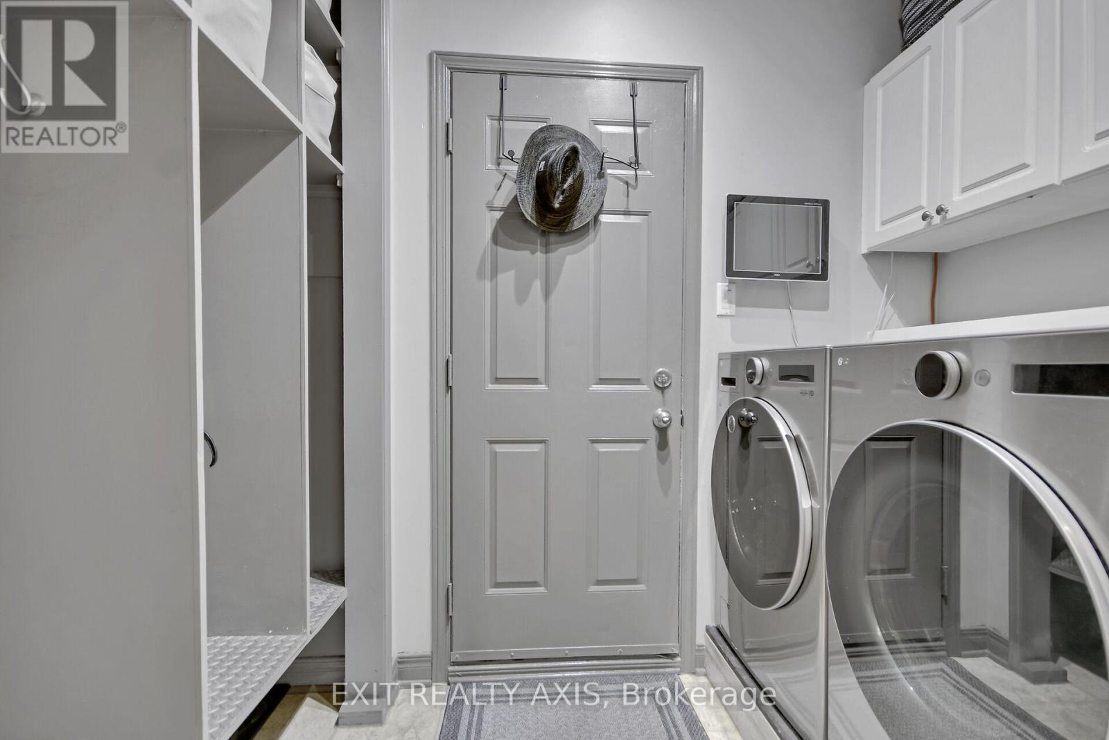 Photo 21 of 155 Longshire Circle, Ottawa ON