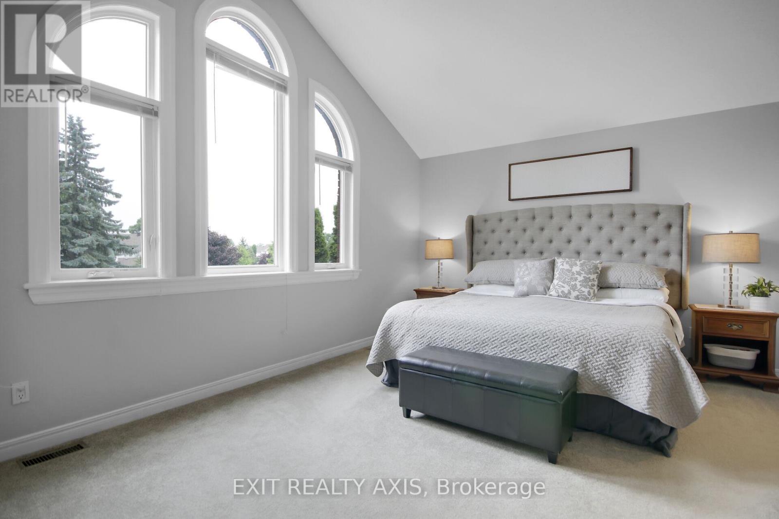 Photo 22 of 155 Longshire Circle, Ottawa ON