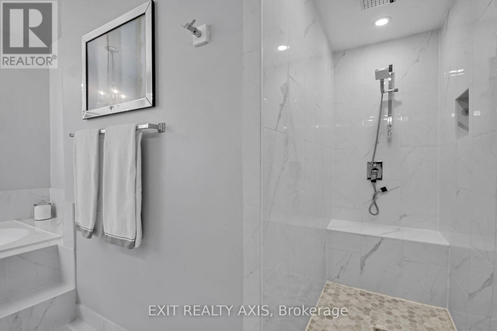 Photo 25 of 155 Longshire Circle, Ottawa ON