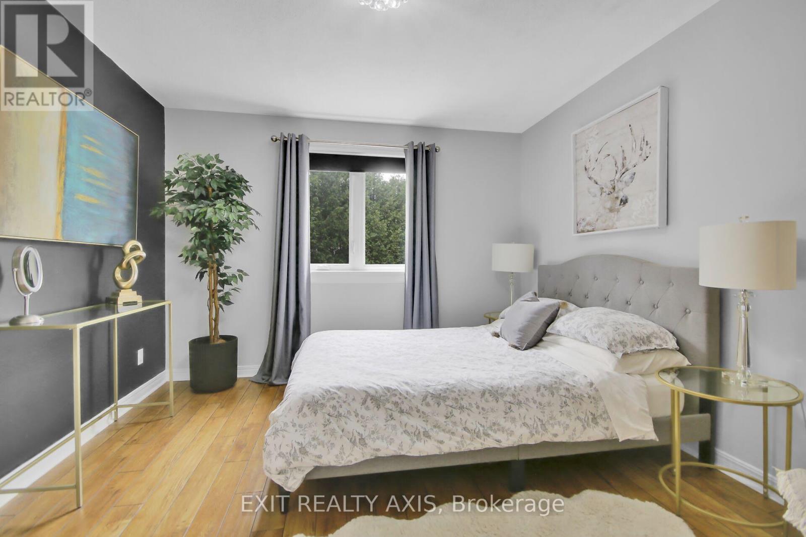 Photo 28 of 155 Longshire Circle, Ottawa ON
