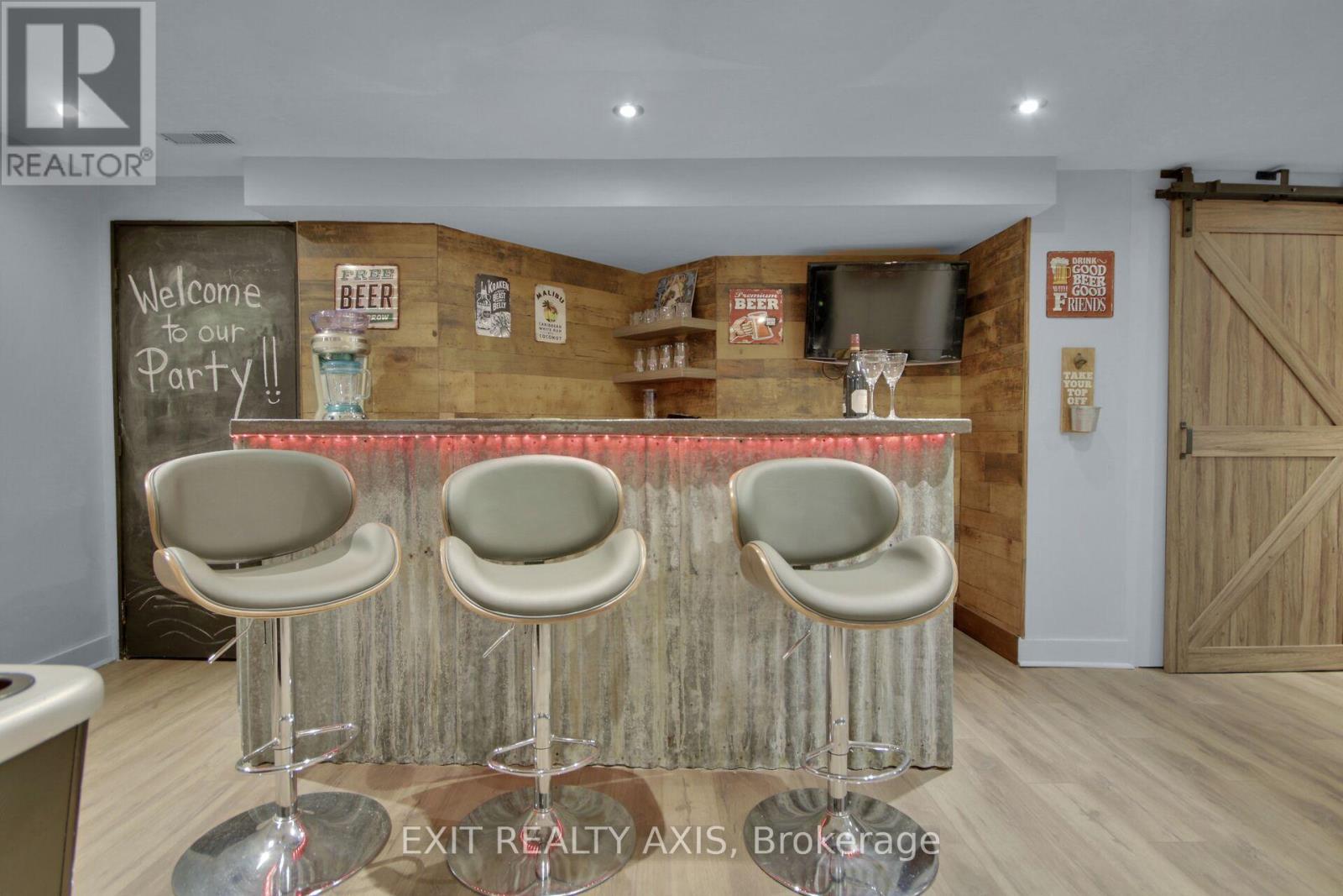 Photo 31 of 155 Longshire Circle, Ottawa ON