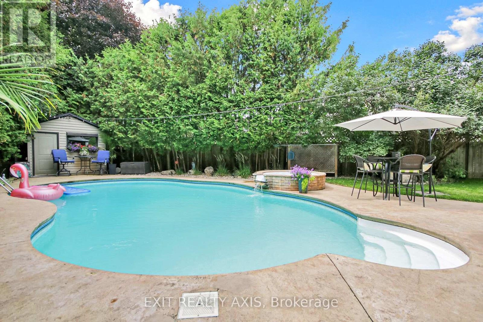 Photo 43 of 155 Longshire Circle, Ottawa ON