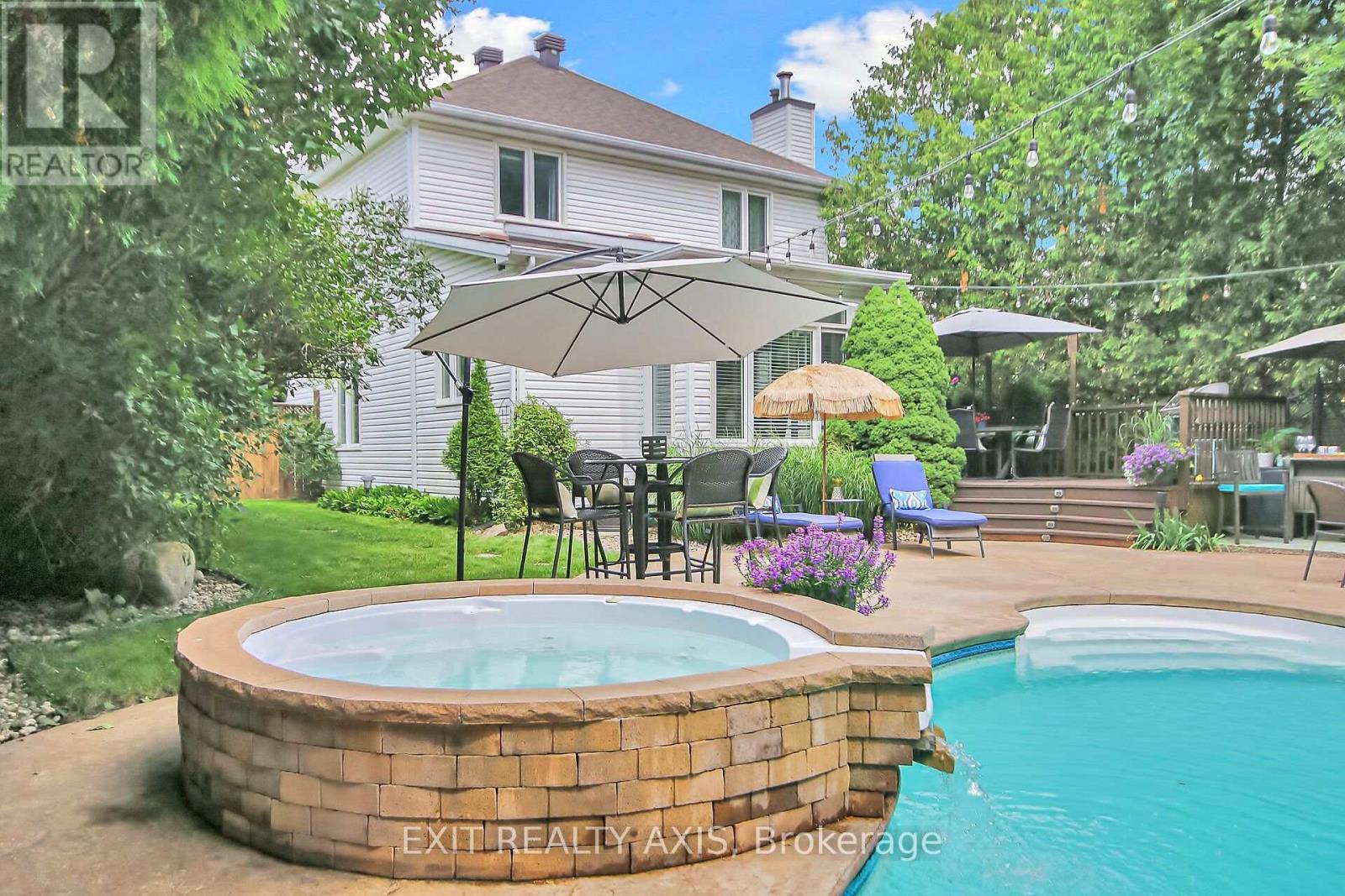 Photo 45 of 155 Longshire Circle, Ottawa ON