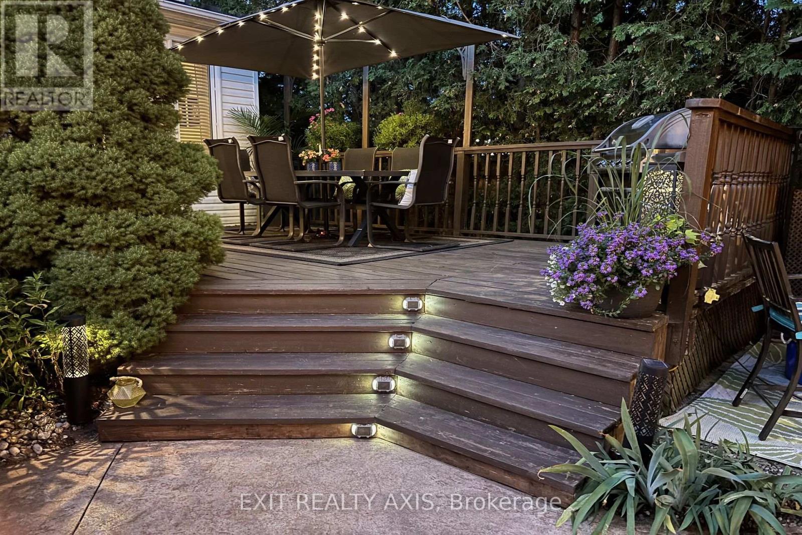 Photo 47 of 155 Longshire Circle, Ottawa ON