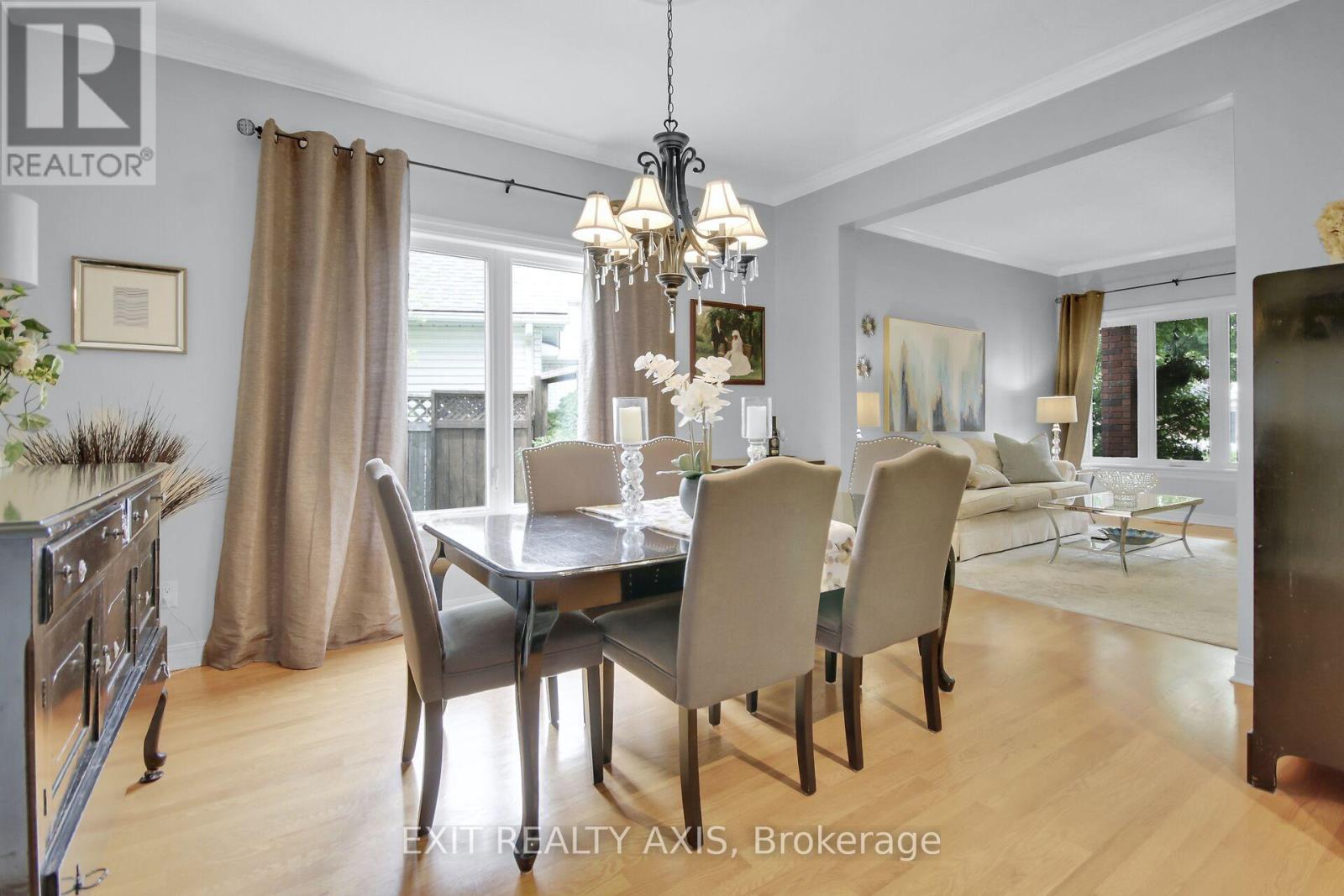 Photo 8 of 155 Longshire Circle, Ottawa ON