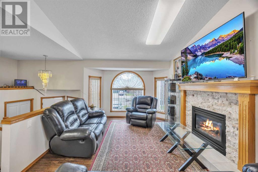 Single Family House Bi-level for Sale in  Coral Keys Drive NE Coral Springs Calgary 