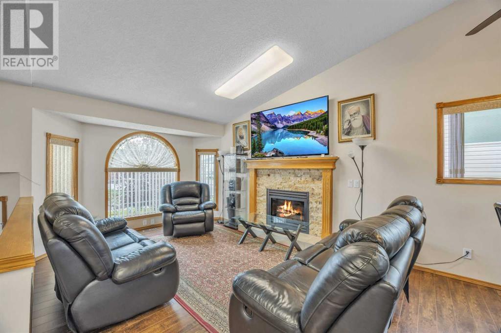 Single Family House Bi-level for Sale in  Coral Keys Drive NE Coral Springs Calgary 