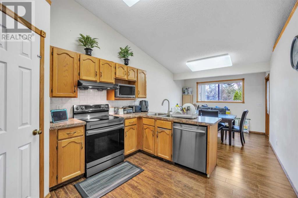 Single Family House Bi-level for Sale in  Coral Keys Drive NE Coral Springs Calgary 