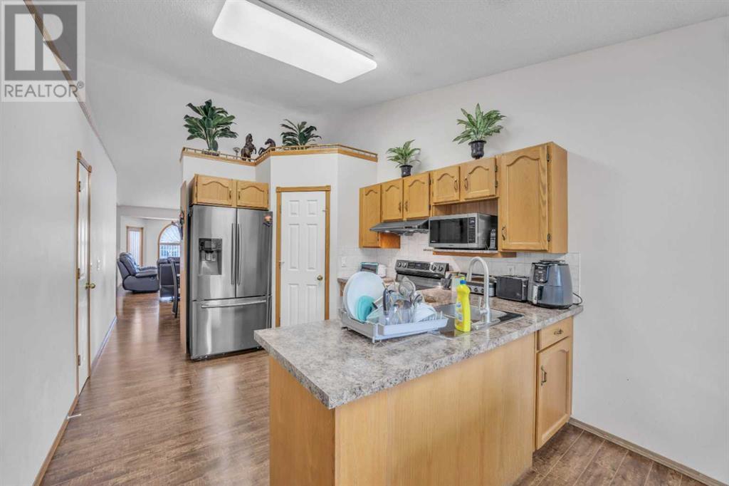 Single Family House Bi-level for Sale in  Coral Keys Drive NE Coral Springs Calgary 