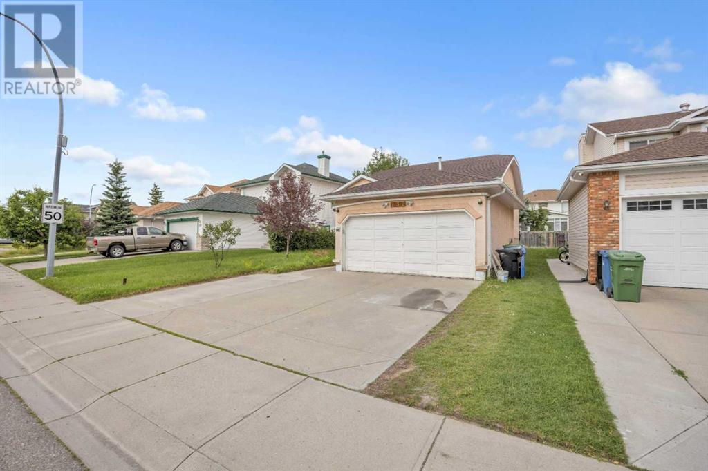Single Family House Bi-level for Sale in  Coral Keys Drive NE Coral Springs Calgary 