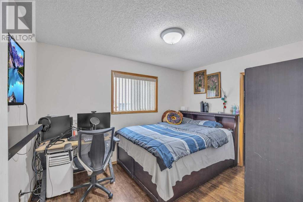 Single Family House Bi-level for Sale in  Coral Keys Drive NE Coral Springs Calgary 
