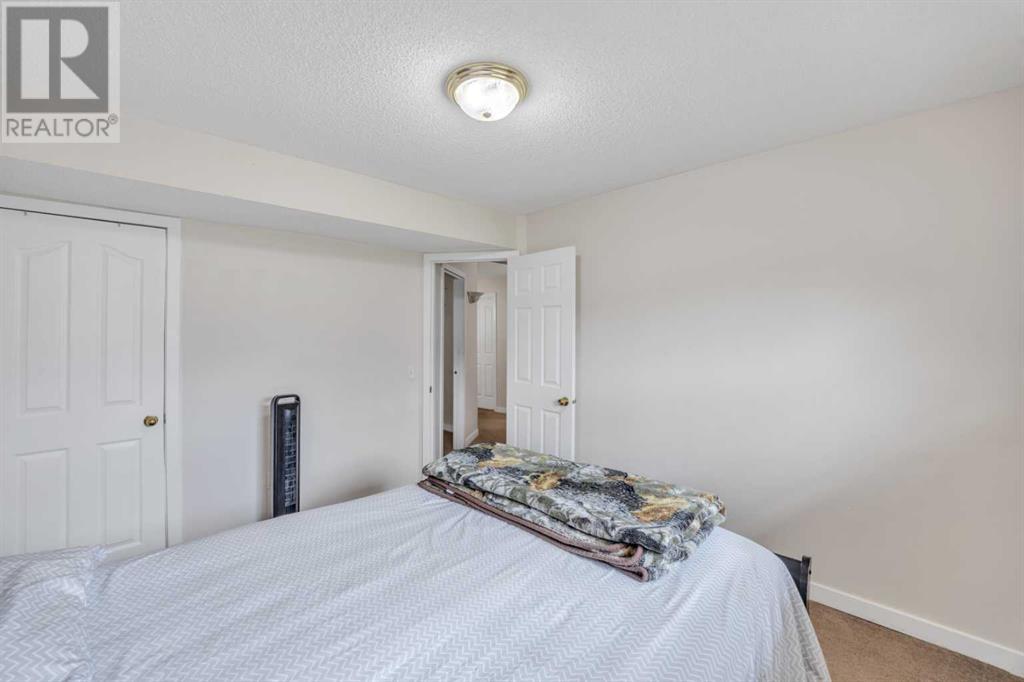 Single Family House Bi-level for Sale in  Coral Keys Drive NE Coral Springs Calgary 