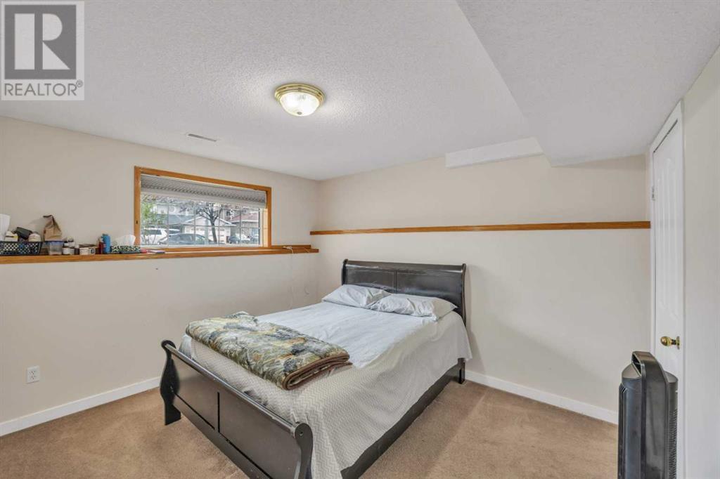Single Family House Bi-level for Sale in  Coral Keys Drive NE Coral Springs Calgary 