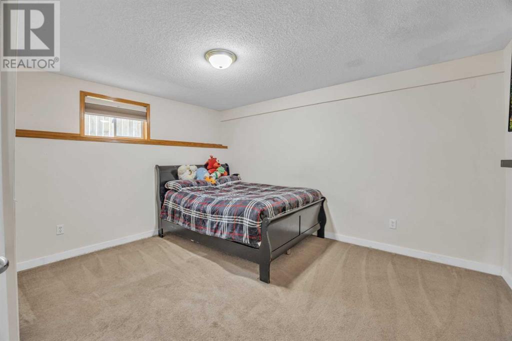 Single Family House Bi-level for Sale in  Coral Keys Drive NE Coral Springs Calgary 