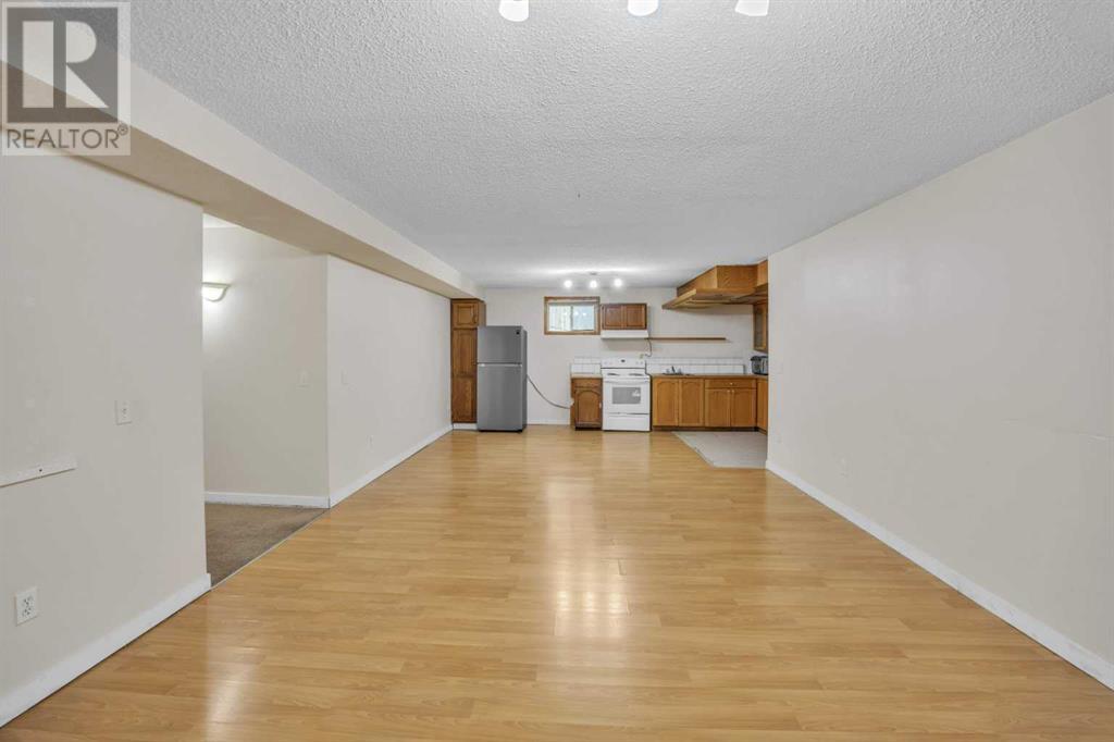 Single Family House Bi-level for Sale in  Coral Keys Drive NE Coral Springs Calgary 