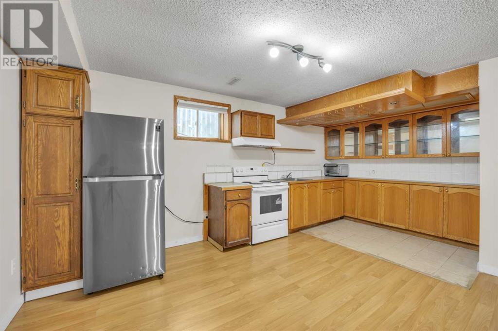 Single Family House Bi-level for Sale in  Coral Keys Drive NE Coral Springs Calgary 