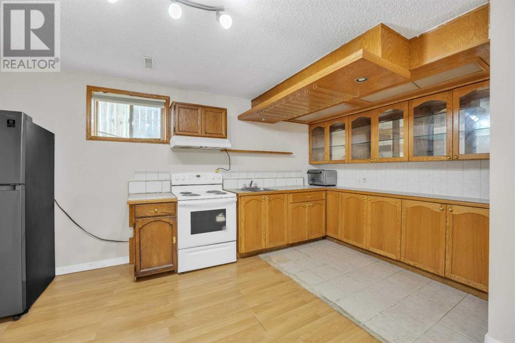 Single Family House Bi-level for Sale in  Coral Keys Drive NE Coral Springs Calgary 