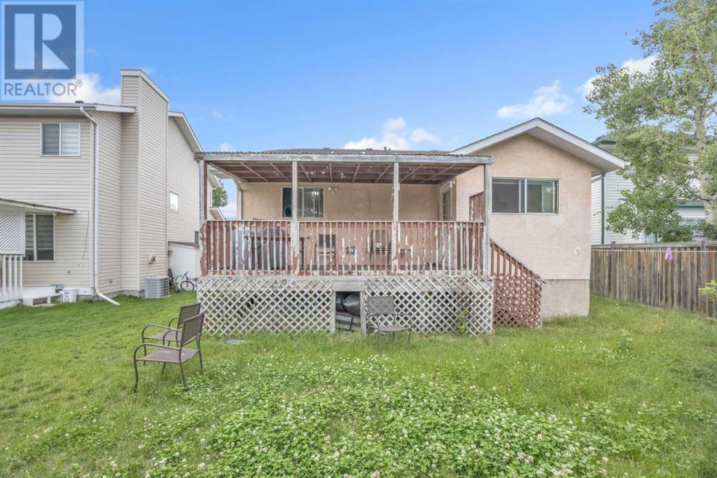 Single Family House Bi-level for Sale in  Coral Keys Drive NE Coral Springs Calgary 