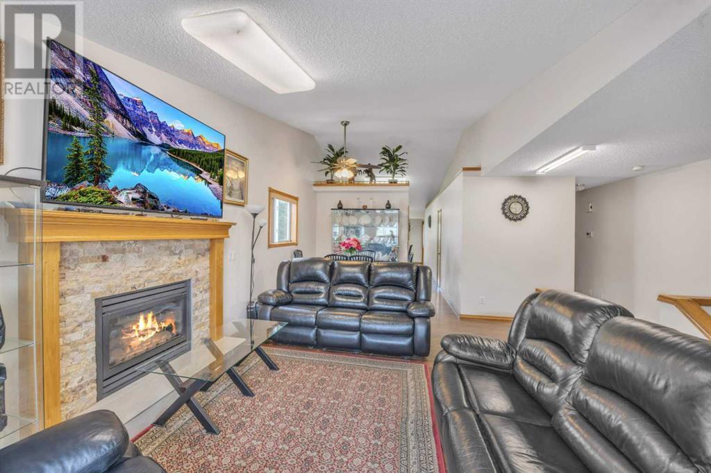 Single Family House Bi-level for Sale in  Coral Keys Drive NE Coral Springs Calgary 