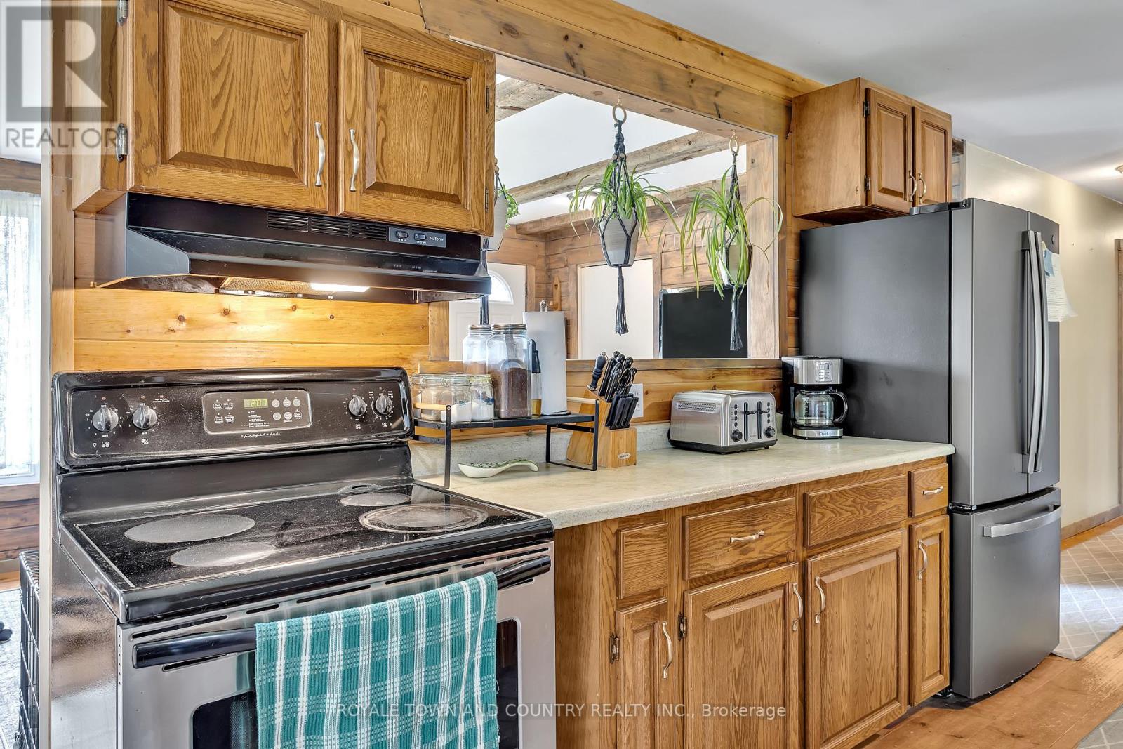 Photo 39 of 1042 Tweed Drive, Highlands East ON