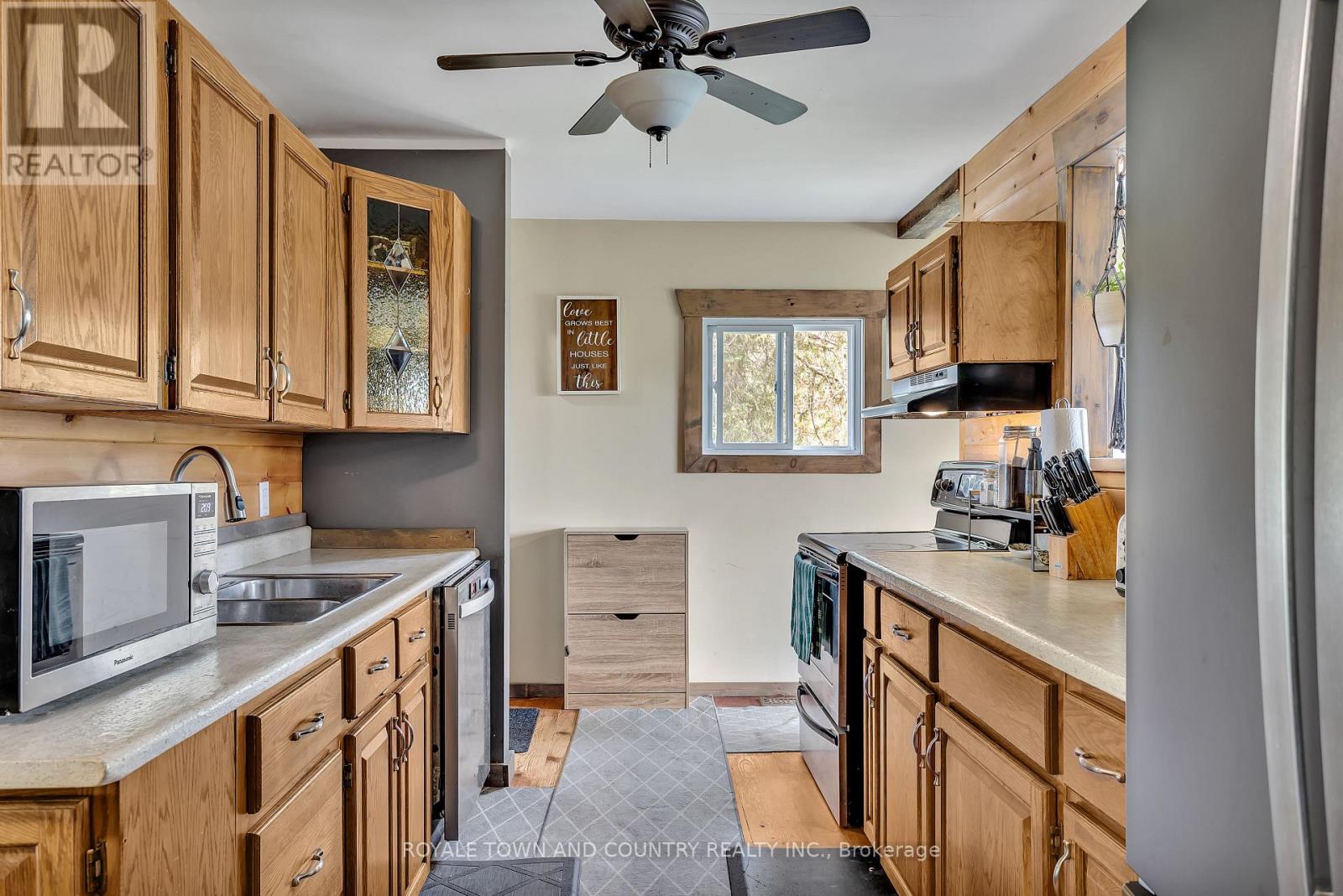 Photo 37 of 1042 Tweed Drive, Highlands East ON