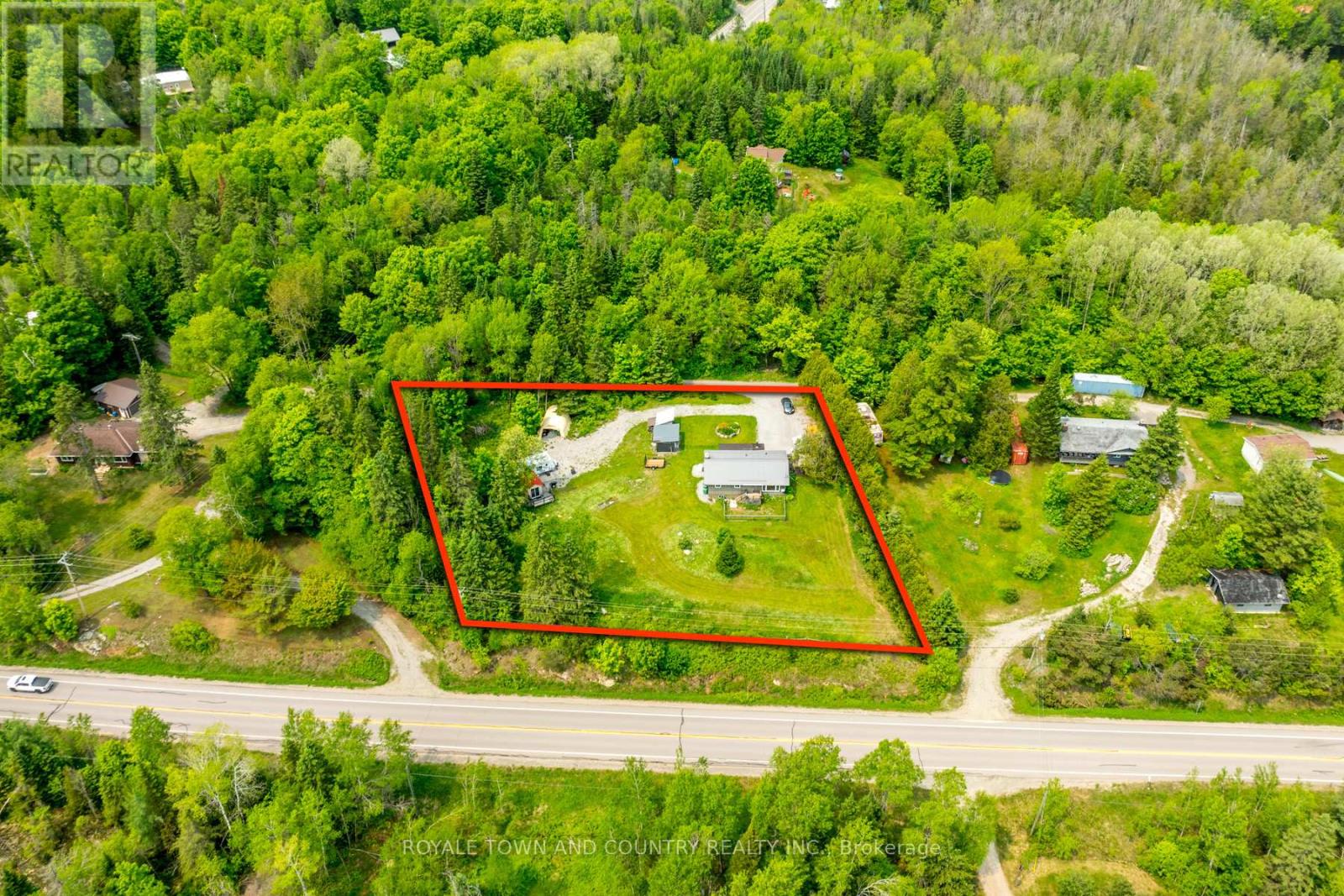 Photo 17 of 1042 Tweed Drive, Highlands East ON