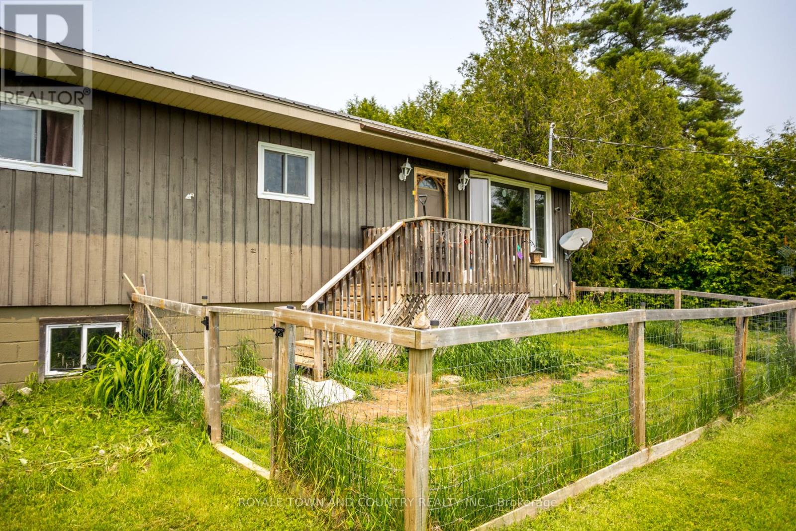 Photo 20 of 1042 Tweed Drive, Highlands East ON