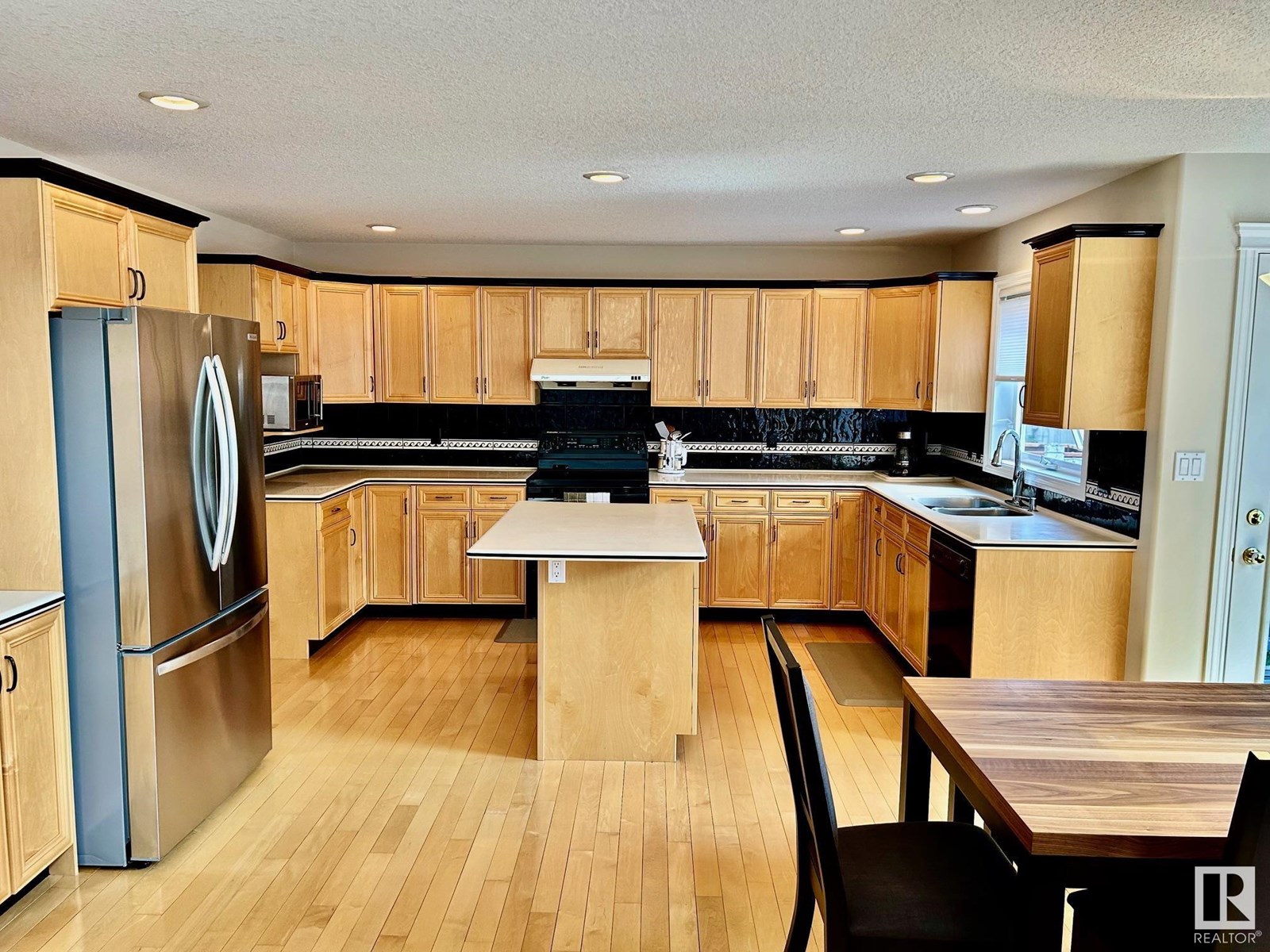 Photo 5 of 11551 14 Av Nw, Edmonton AB