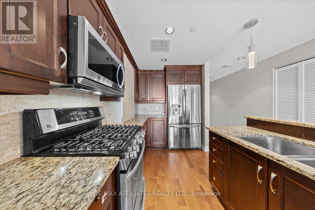Photo 6 of 1003 90 George Street, Ottawa ON