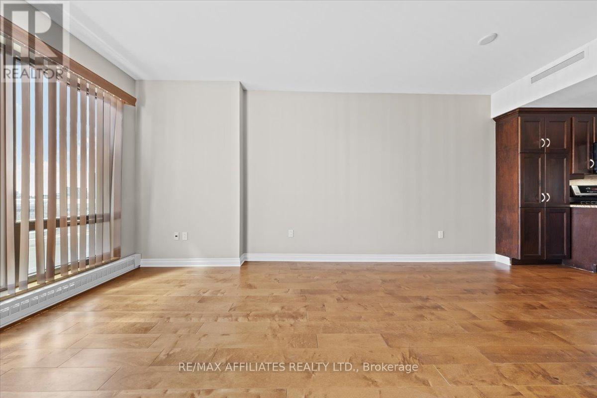 Photo 17 of 1003 90 George Street, Ottawa ON