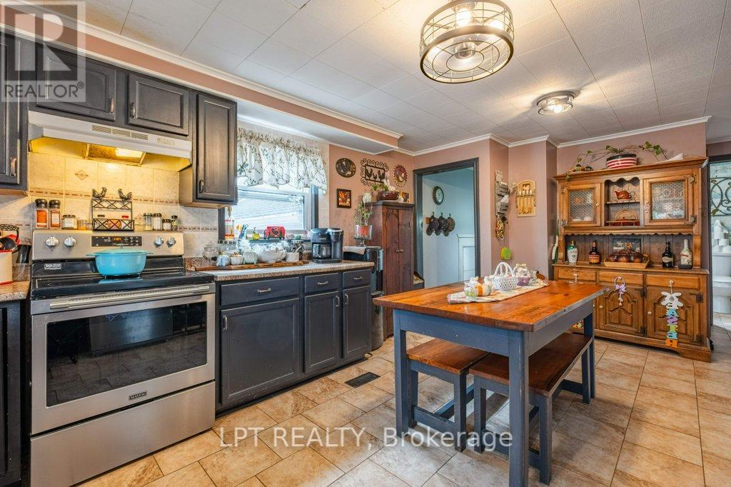 Photo 4 of 3939 Howes Road, Kingston ON