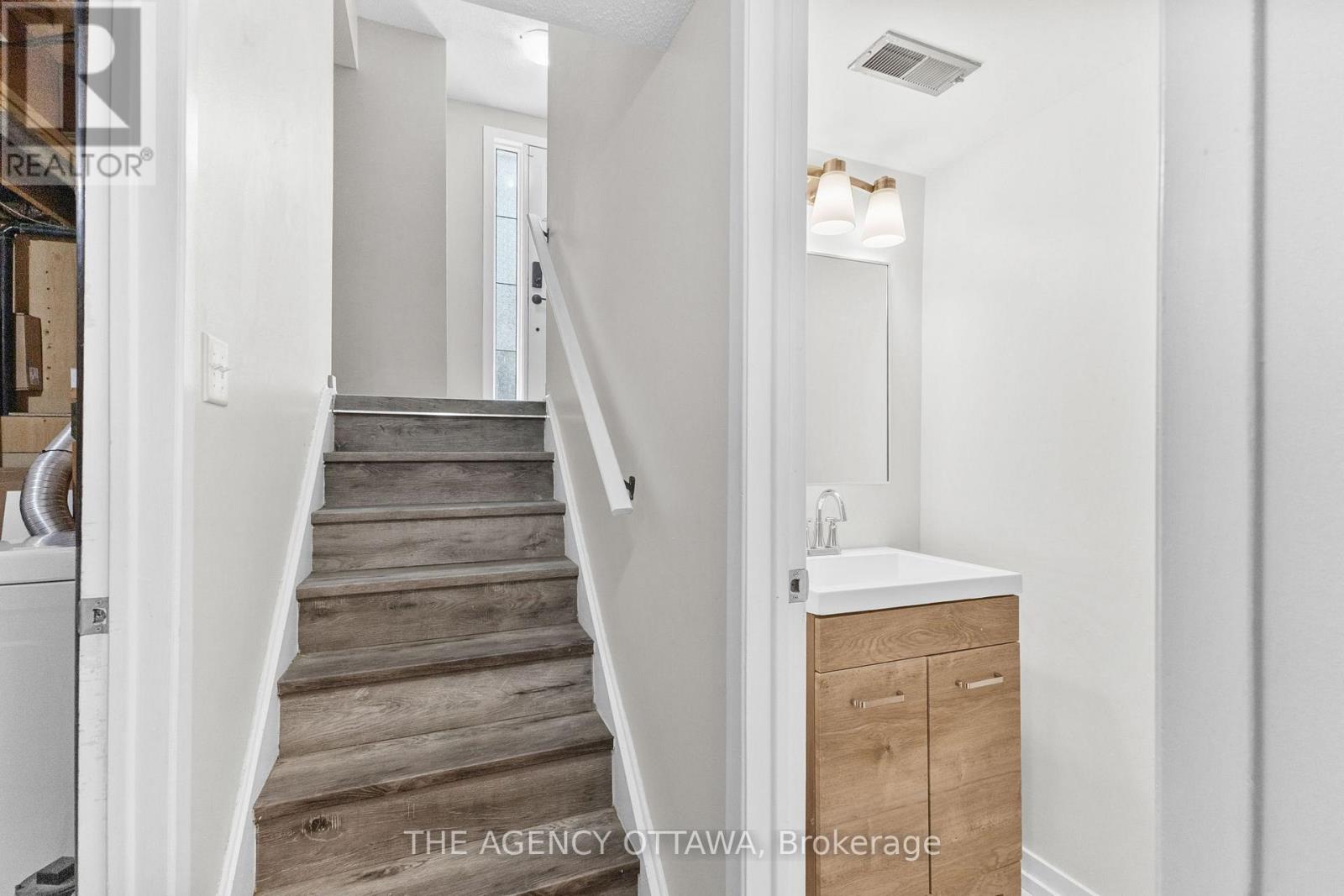 Photo 24 of 602 Seyton Drive, Ottawa ON