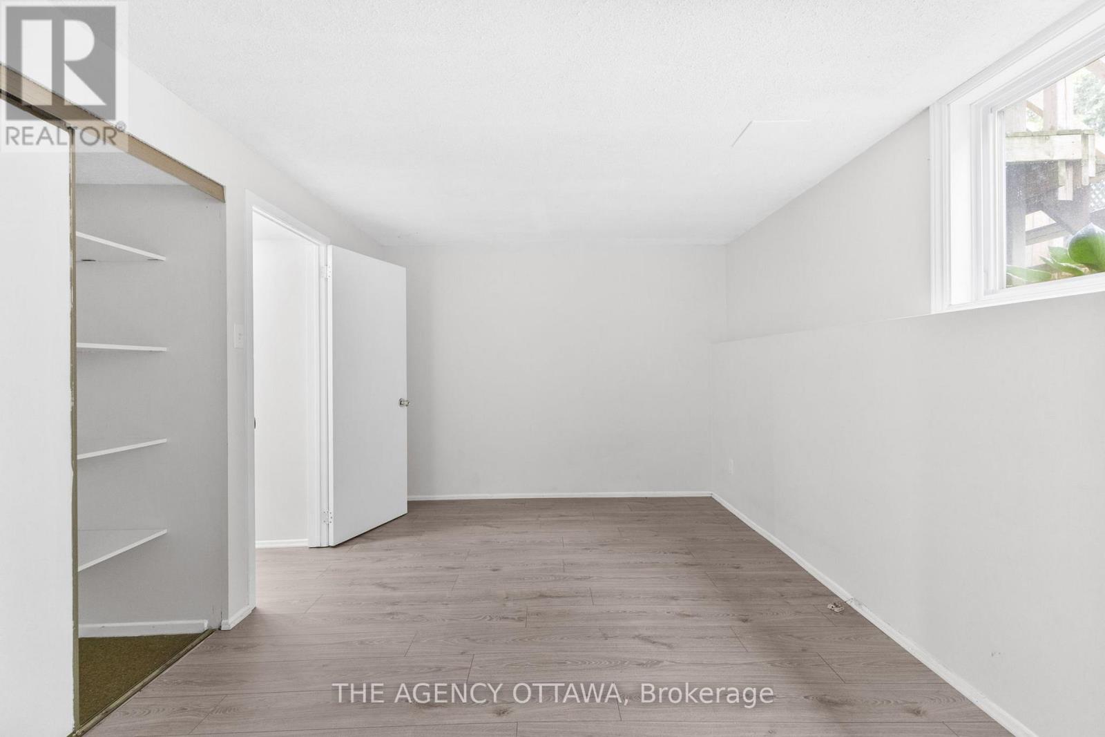 Photo 13 of 602 Seyton Drive, Ottawa ON