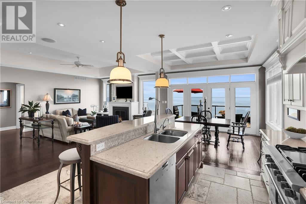 Photo 4 of 61 Lake Street Unit 4, Grimsby ON