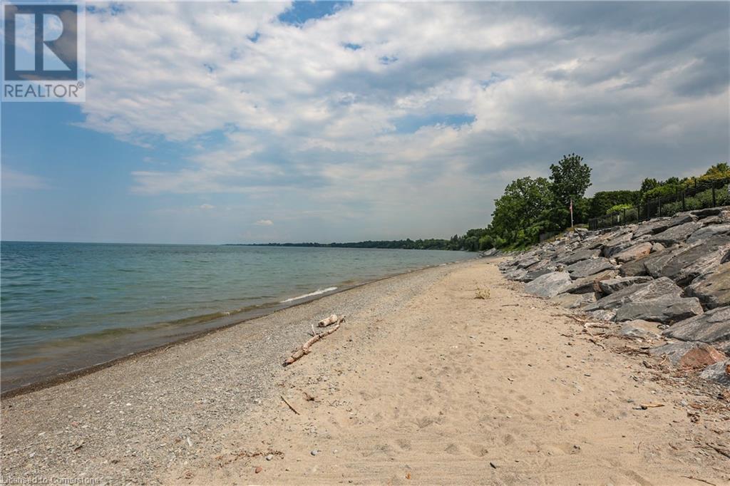Photo 2 of 61 Lake Street Unit 4, Grimsby ON