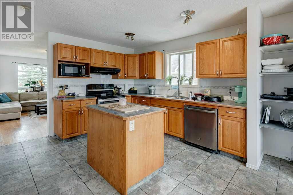 33 Coville Gardens NE, Calgary, Alberta