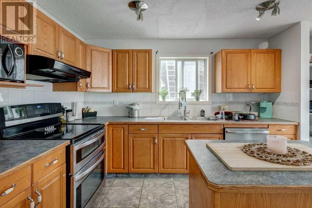 Single Family House for Sale in  Coville Gardens NE Coventry Hills Calgary 