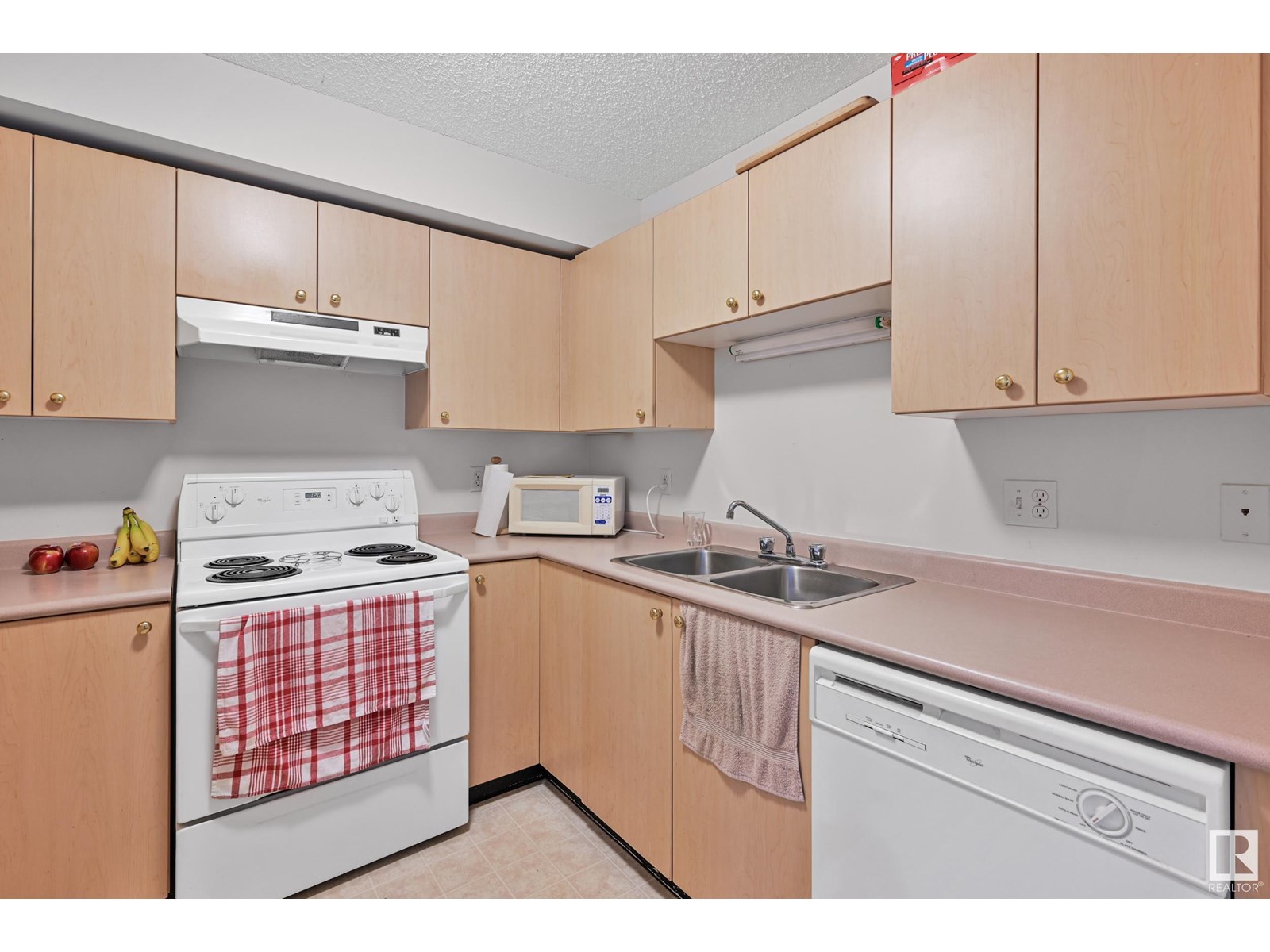 Photo 8 of 104 A 110 Westpark Dr, Fort Saskatchewan AB