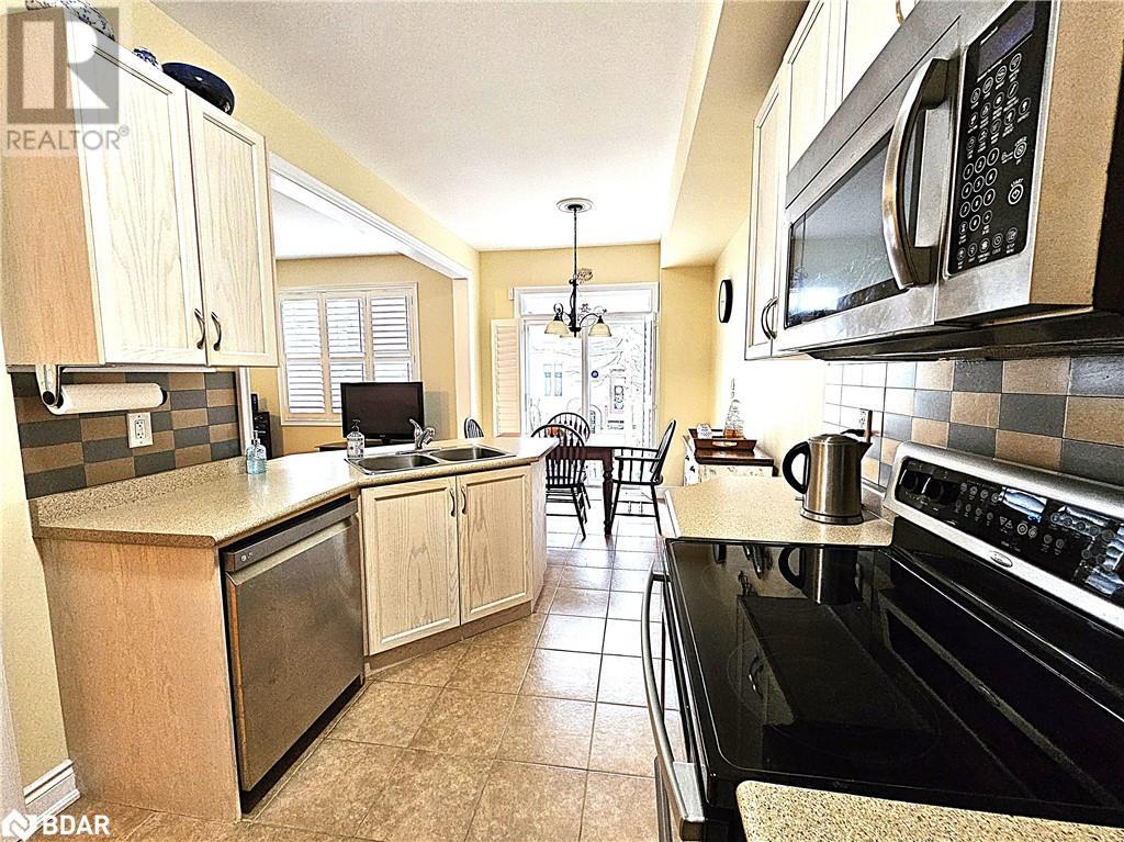 Photo 12 of 34 Savannah Crescent, Wasaga Beach ON