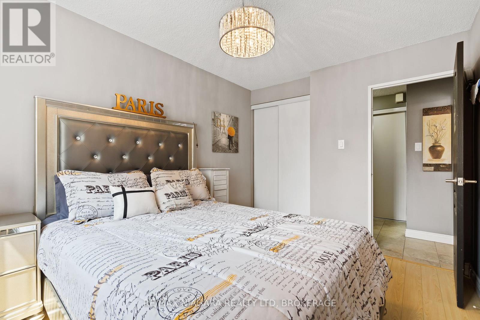 Photo 11 of 205 6390 Huggins Street, Niagara Falls ON