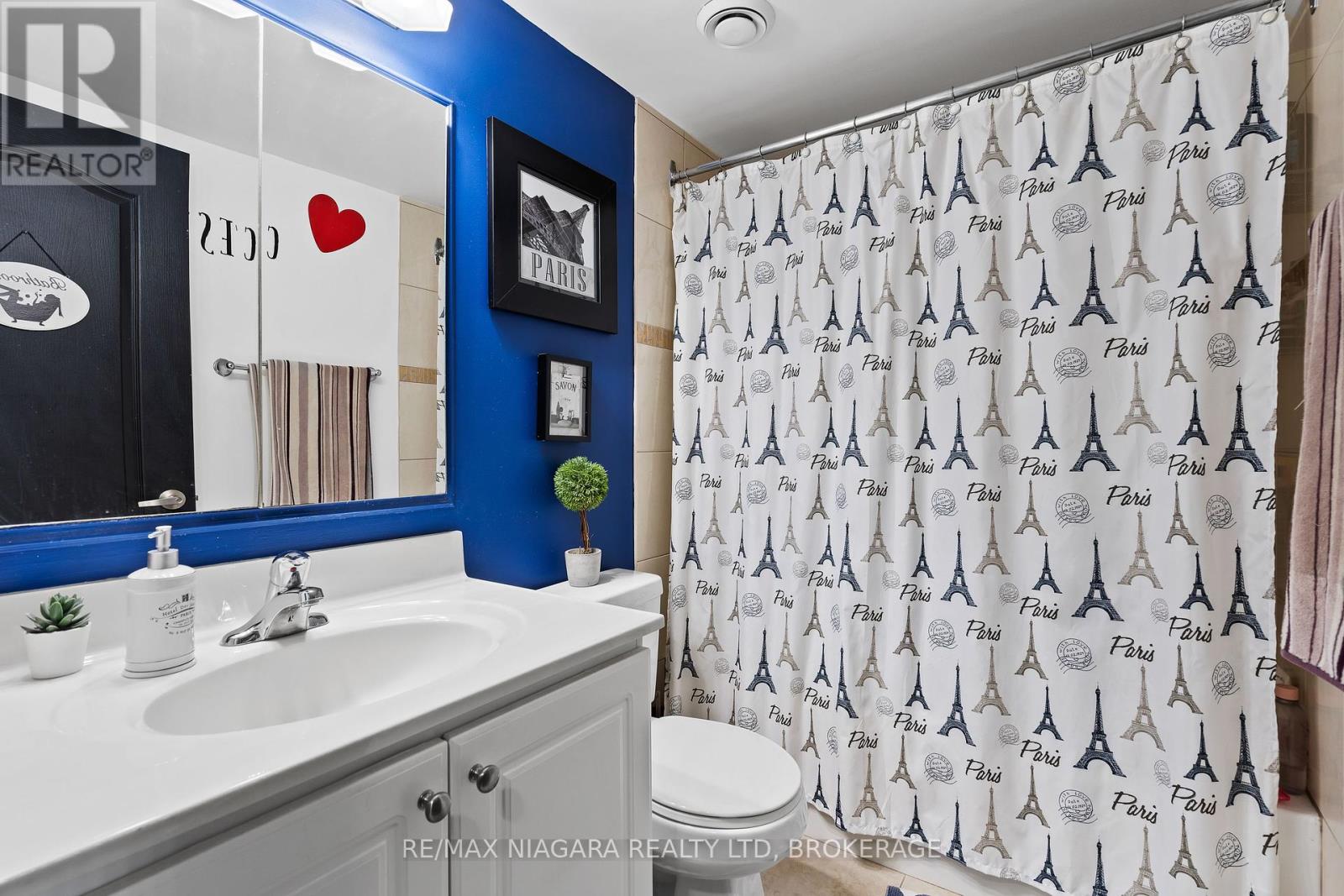 Photo 12 of 205 6390 Huggins Street, Niagara Falls ON