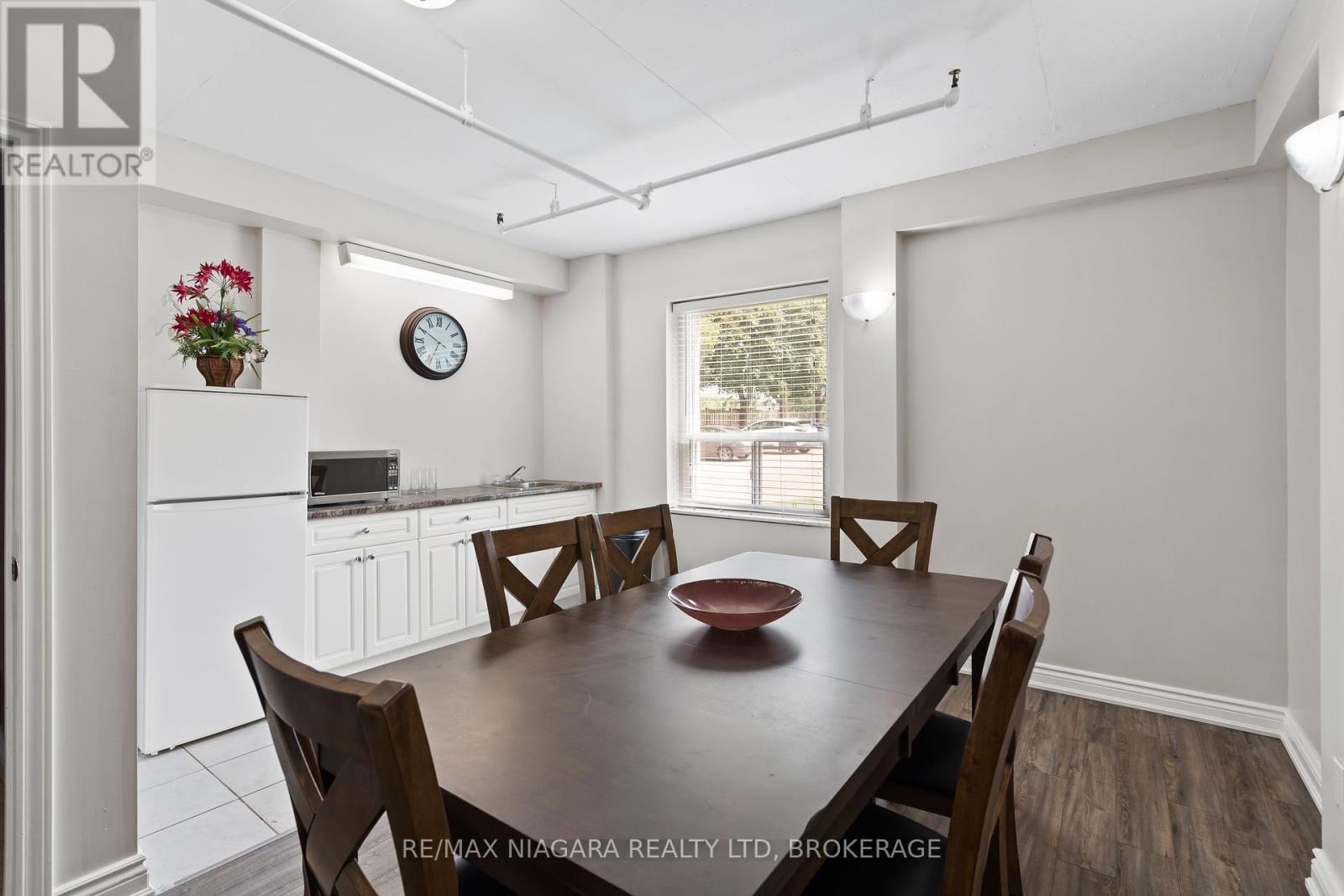 Photo 13 of 205 6390 Huggins Street, Niagara Falls ON