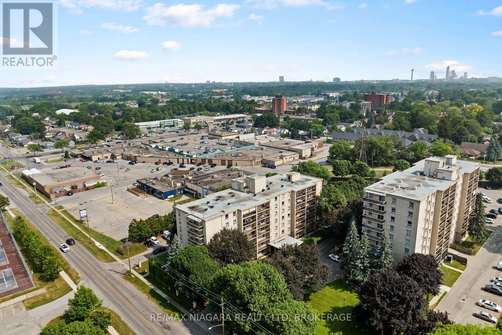 Photo 5 of 205 6390 Huggins Street, Niagara Falls ON