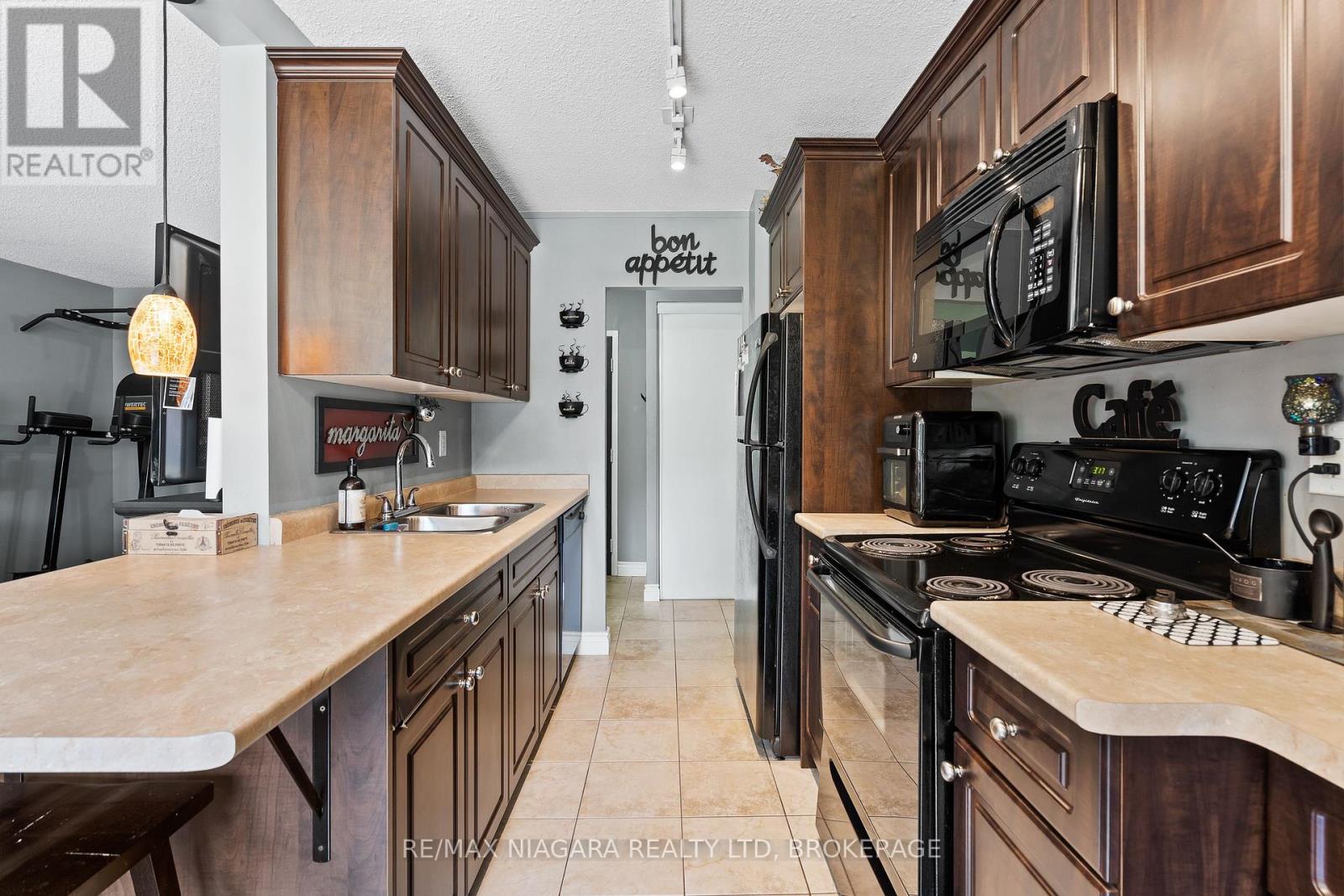 Photo 22 of 205 6390 Huggins Street, Niagara Falls ON