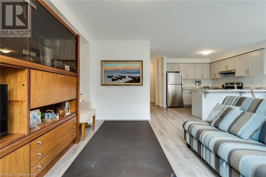 Photo 9 of 68 Dryden Lane, Hamilton ON