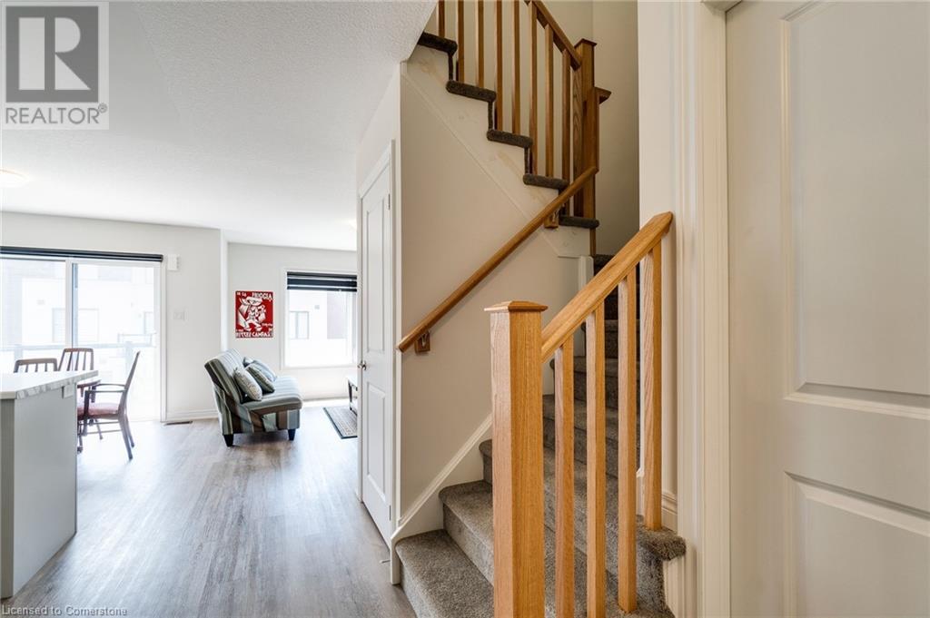 Photo 3 of 68 Dryden Lane, Hamilton ON