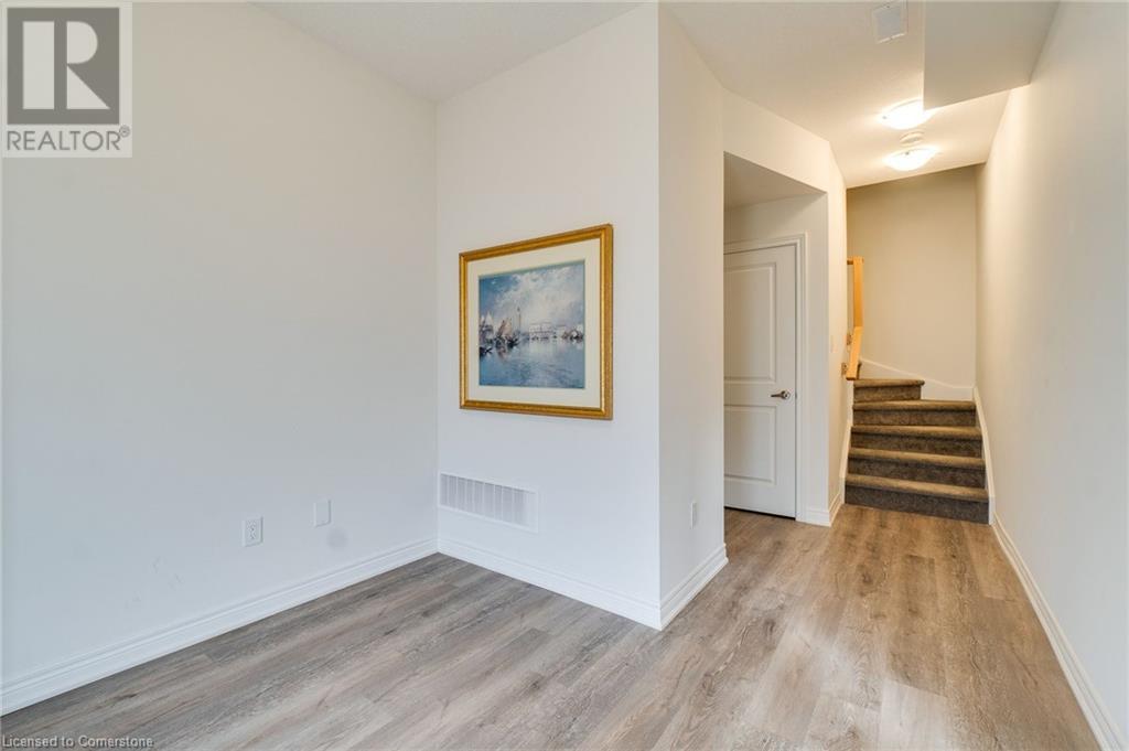 Photo 33 of 68 Dryden Lane, Hamilton ON