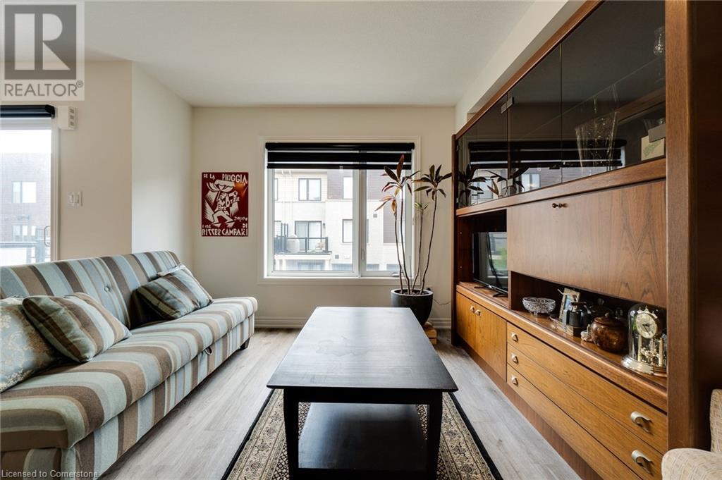 Photo 10 of 68 Dryden Lane, Hamilton ON